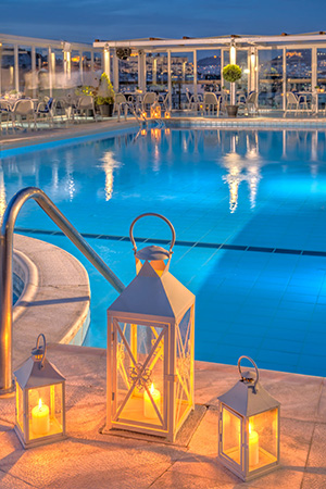 Panorama Restaurant & Pool Bar του Athens Ledra Hotel 