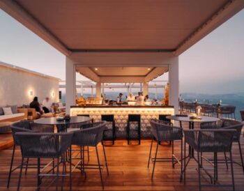 Vertigo στο Angsana Corfu: To ωραιότερο bar της Κέρκυρας εγκαινιάζει τη θερινή σεζόν