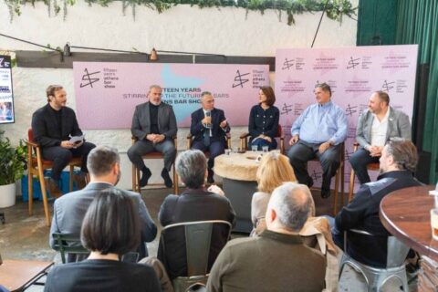 Η bar σκηνή της Αθήνας και η συνεισφορά της στη ζωή των κατοίκων και την εμπειρία των επισκεπτών